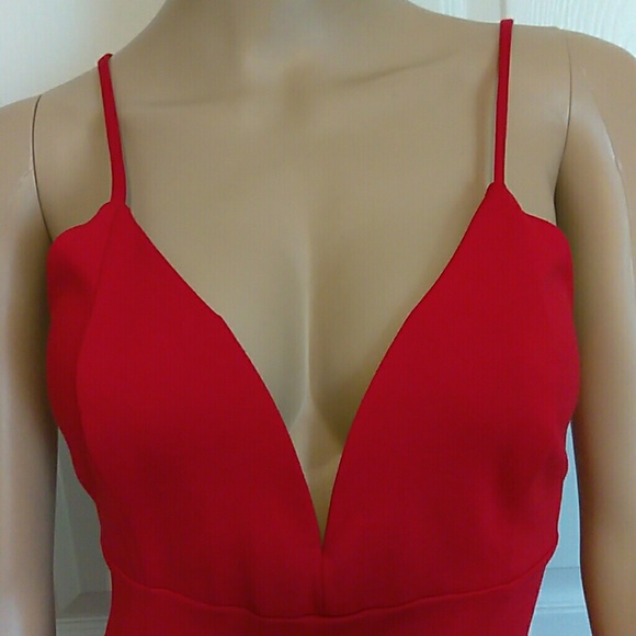 Sexy low cut red form firing midi dress - Picture 3 of 3